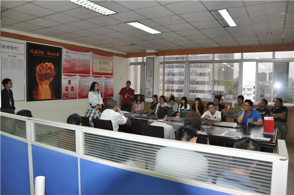 公司總經(jīng)理何莉就雅安廬山災(zāi)區(qū)人民獻(xiàn)愛心發(fā)起倡議書作重要指示