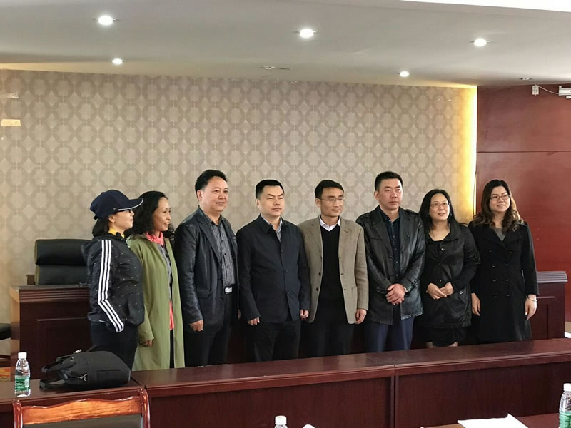 走進(jìn)大涼山，扶貧我們?cè)谛袆?dòng)