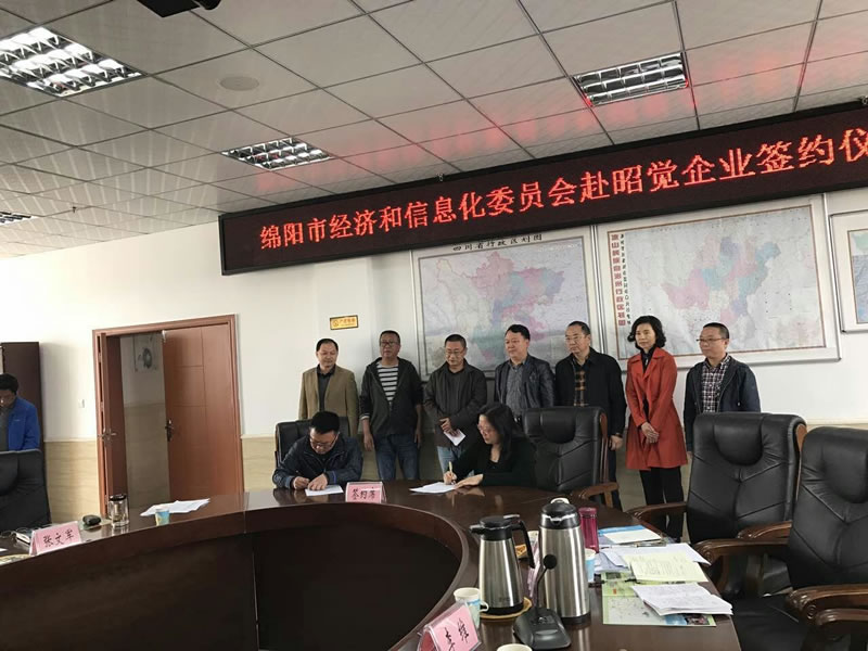 走進(jìn)大涼山，扶貧我們?cè)谛袆?dòng)